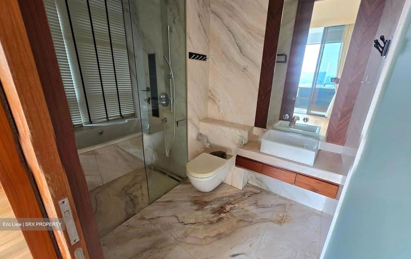 Nouvel 18 (D10), Condominium #629283491